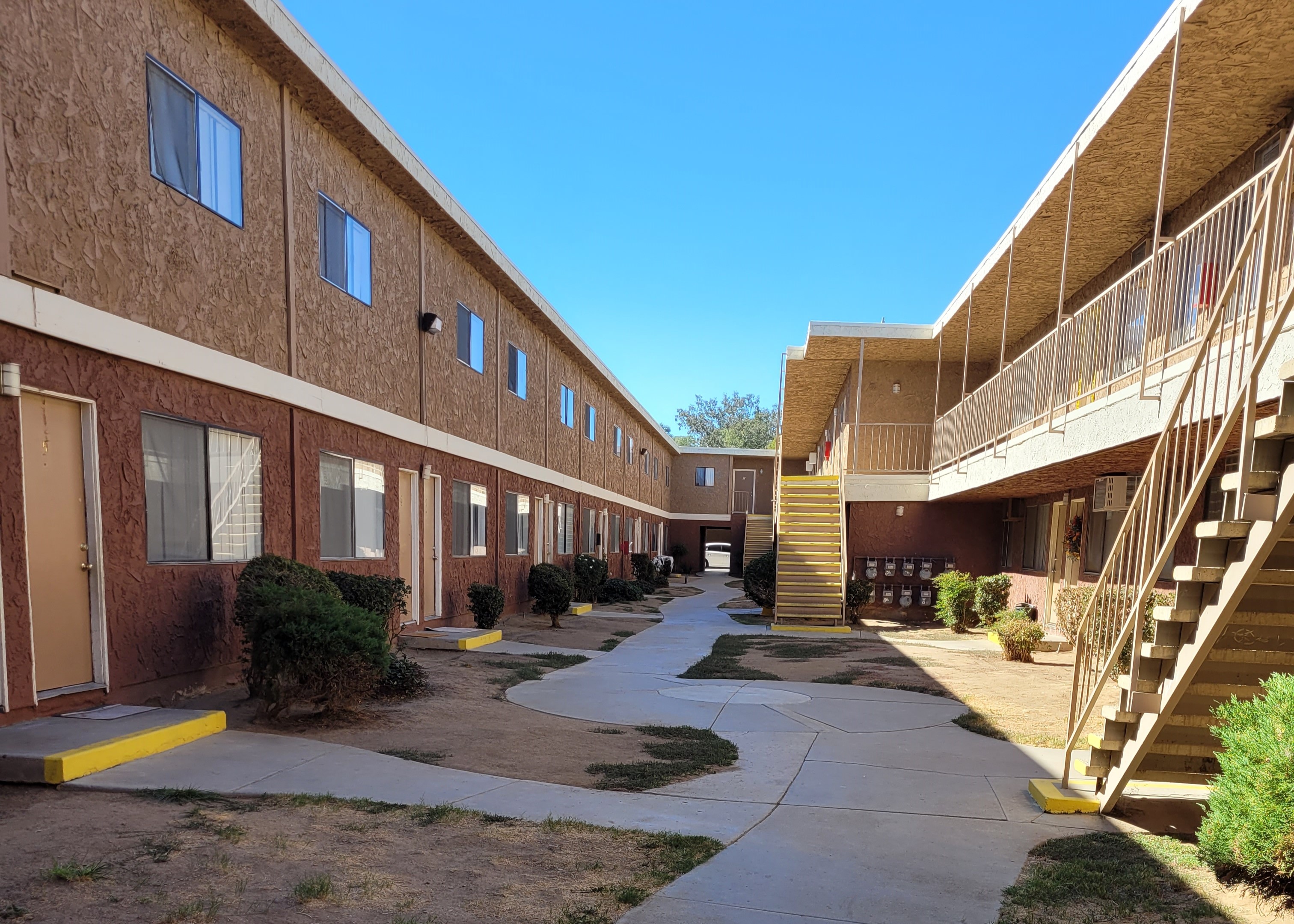 COURTYARD / PALMDALE