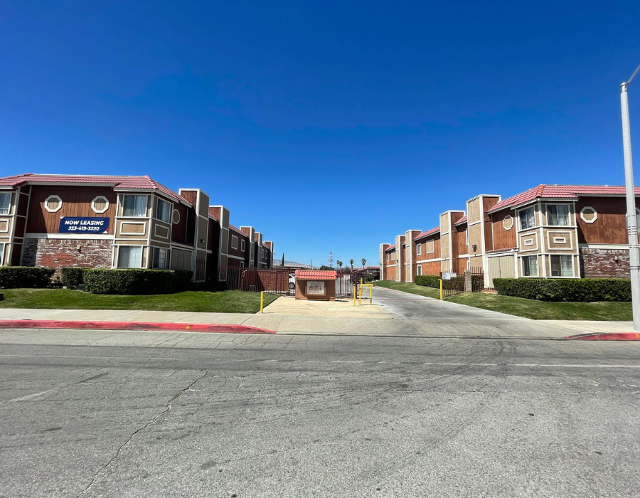 Colonial Terrace Apartments